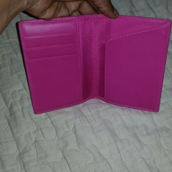 Coach - Picture 2 of 4